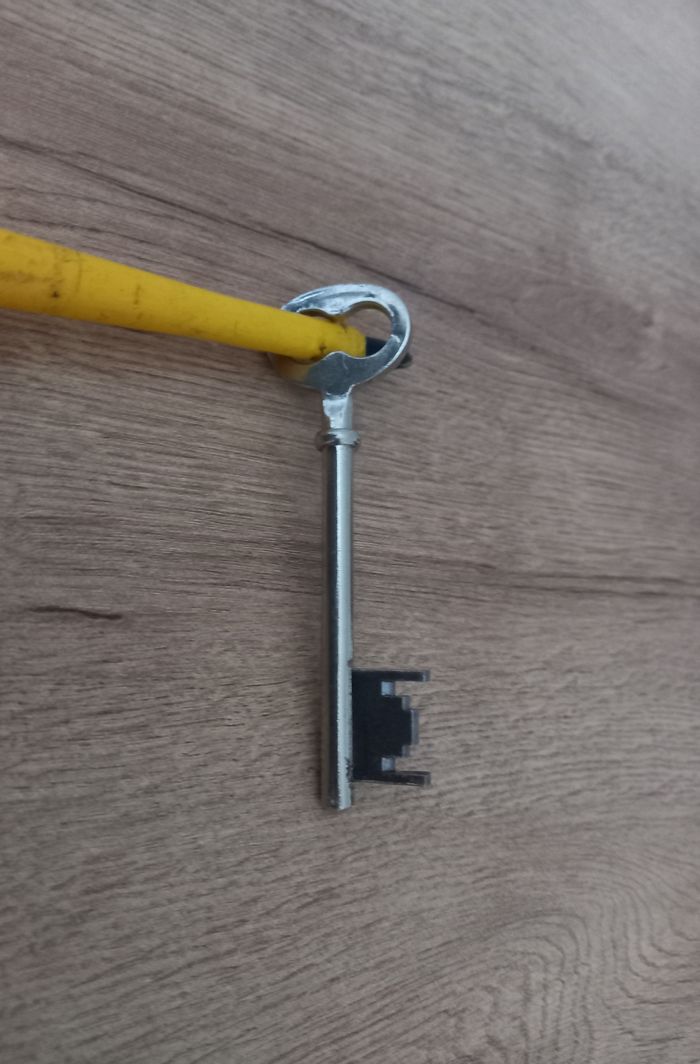 Clé en métal 9,6 cm / 132C4A " - photo numéro 3