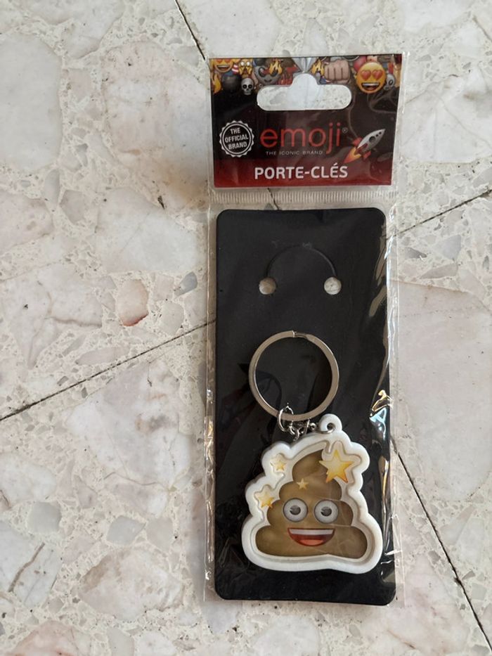 🔑 Porte-clés officiel Emoji 💩 - photo numéro 3