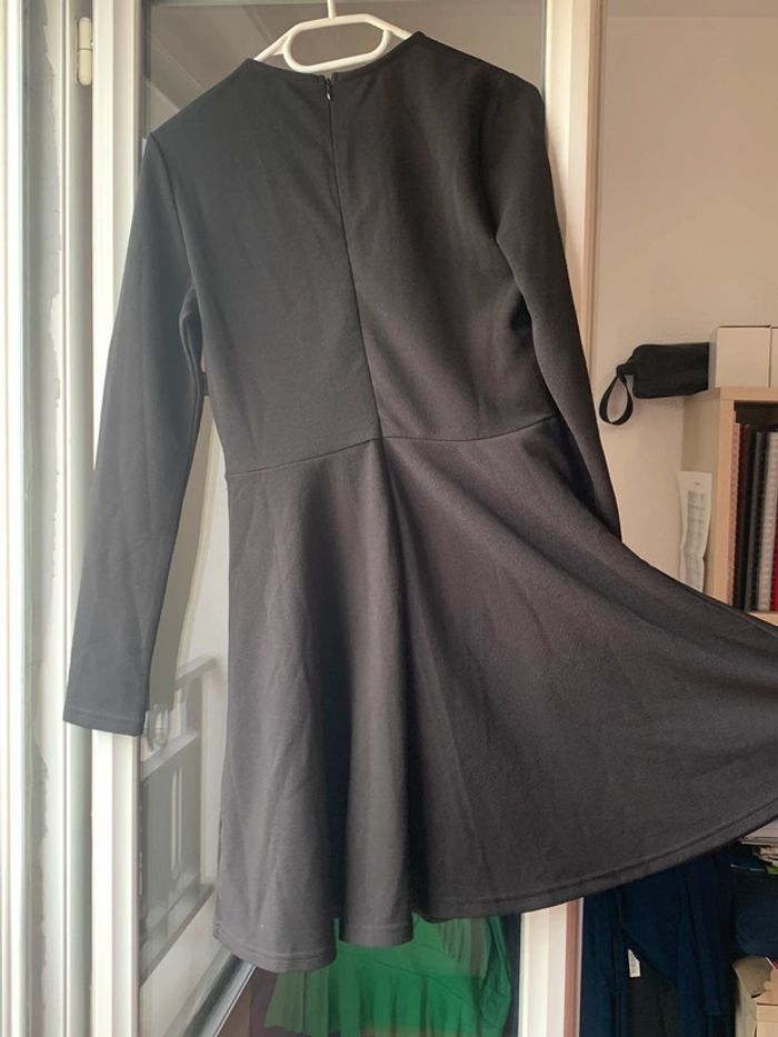 Robe courte noire - photo numéro 4