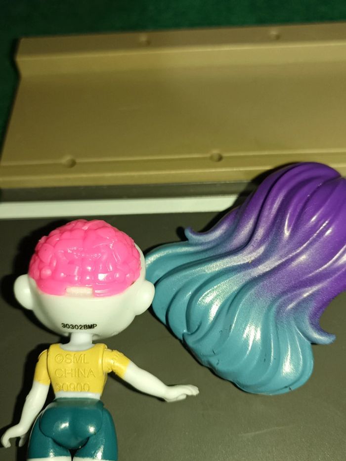 Poupée figurine zombae - photo numéro 4