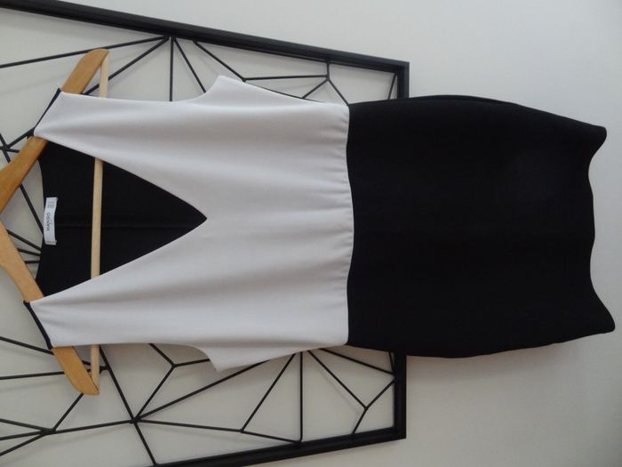 Robe blanche et noire MANGO 38/40 M - photo numéro 3
