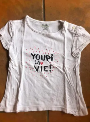 Joli  tee shirt Kiabi  (24  mois) en parfait  état