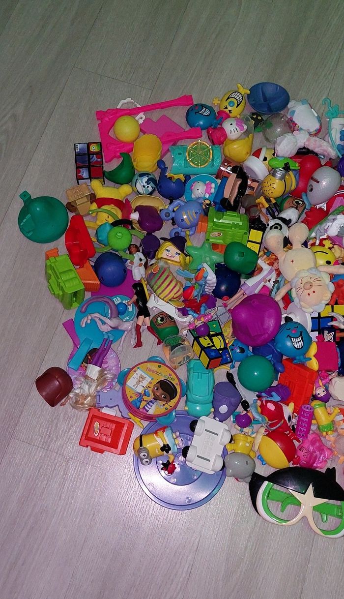 Gros lot de 300 figurines - photo numéro 3