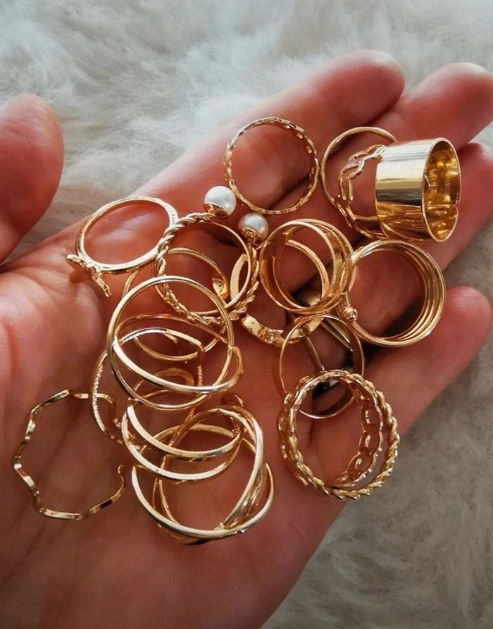 A42 lot de 22 bagues dorées or tendance diverses taille.neuves - photo numéro 3