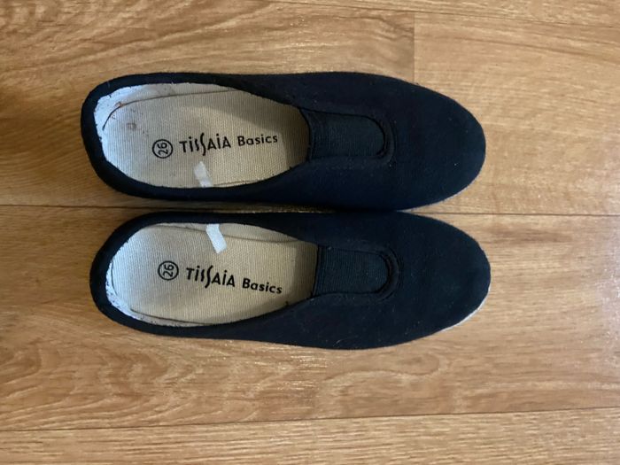 Chaussons noirs 26 - photo numéro 2