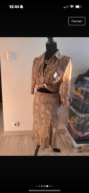 Très bel Ensemble chemise jupe