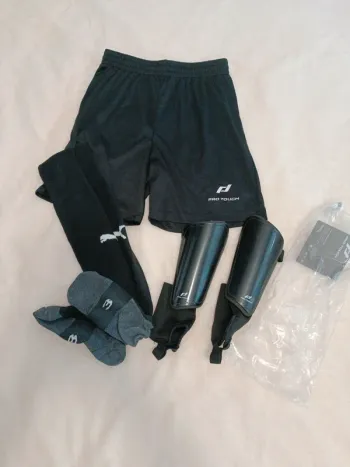 Short de foot et protège tibia