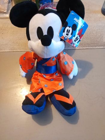 Peluche Disney mickey mouse kimono neuf