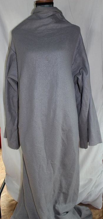 Plaid avec manches gris