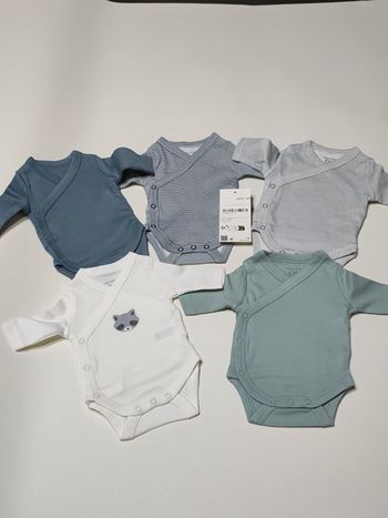 Packs de 5 bodies c&a neuf avec étiquettes 