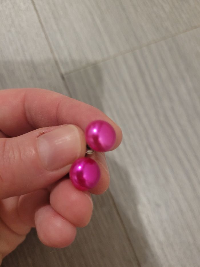 Paire boucles-d'oreilles fantaisie Fushia🎀 - photo numéro 2