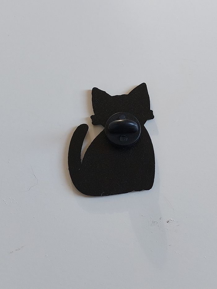 Pin chat multicolore - photo numéro 2