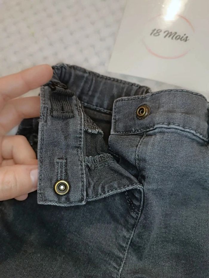 🔸Jean noir Fille – Kiabi 18 Mois🔸 - photo numéro 3