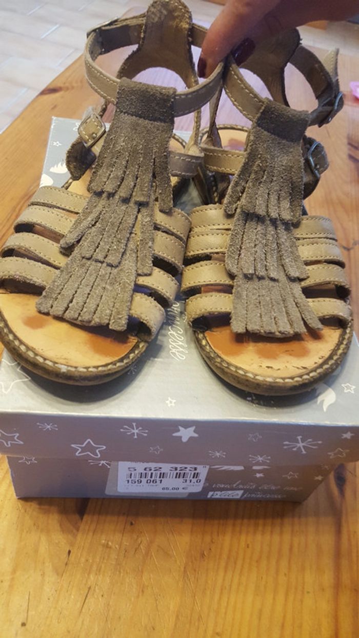 Nu-pieds taille 31 - photo numéro 3