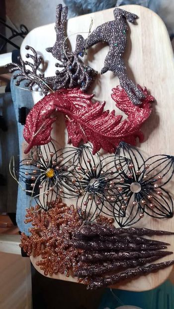 Lot de décorations à suspendre