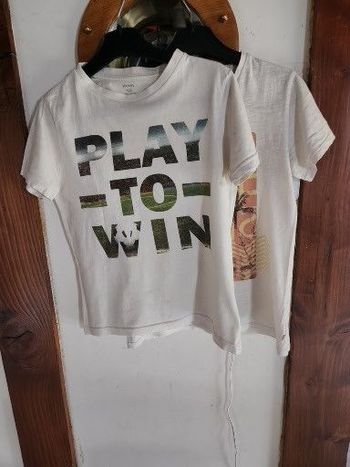 lot 2 tee-shirts