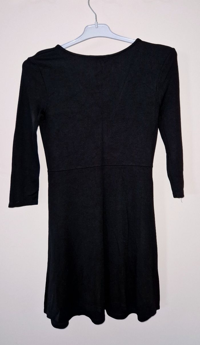 Robe noire bershka S excellent état - photo numéro 2