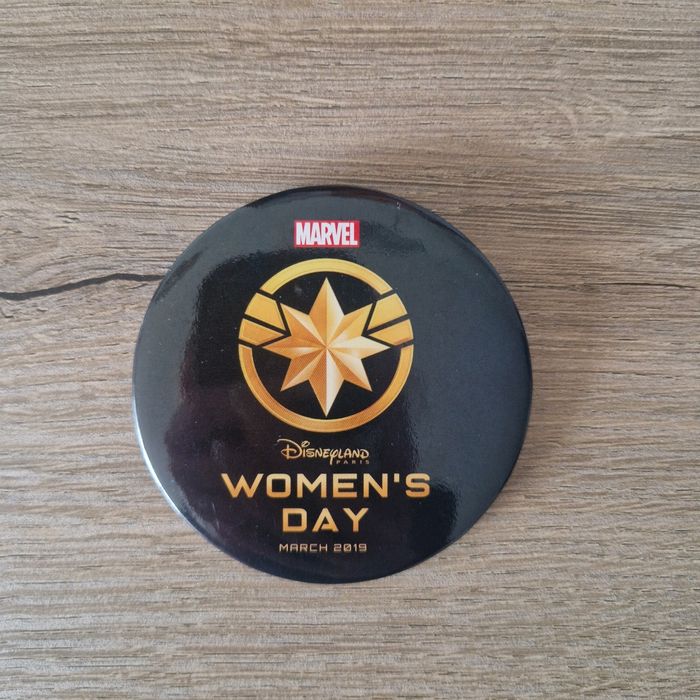 Badge Disney Women's Day