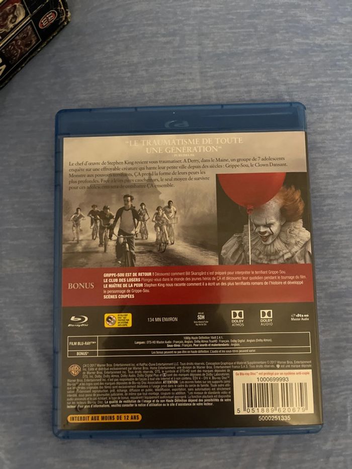 Coffret 3 livres de poche de Stephen King Ça et dvd blu ray - photo numéro 4