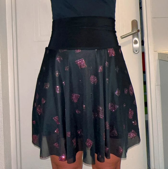 Jupe pailletés en Tulle Noire et Rose Taille M/L - photo numéro 5