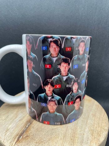 🩸 Mug Squid Game – L’univers impitoyable du jeu ! 🎭