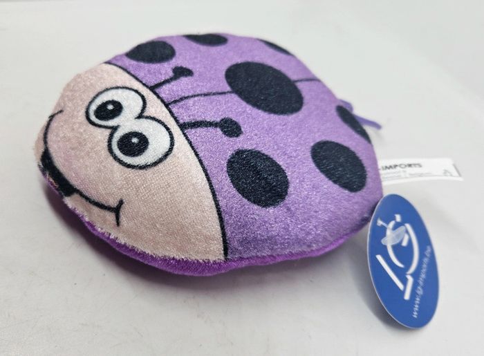 Coccinelle.
13x13,5x3cm.
Neuve. - photo numéro 3