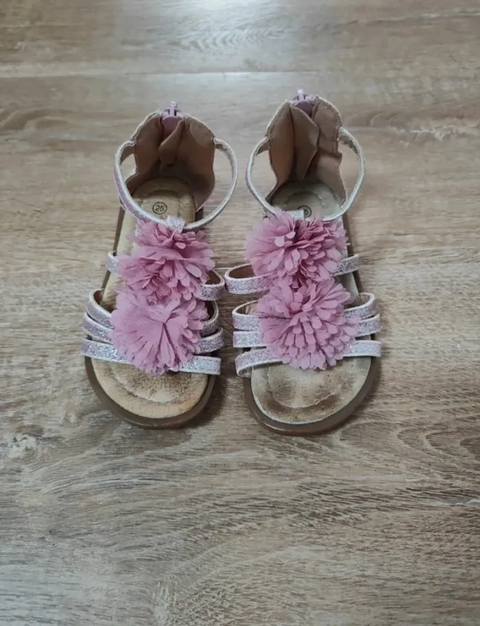 Sandale taille 25