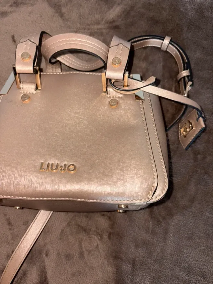 Sac à main Liu jo Xs Stachel Couleur or en très bon état - photo numéro 7