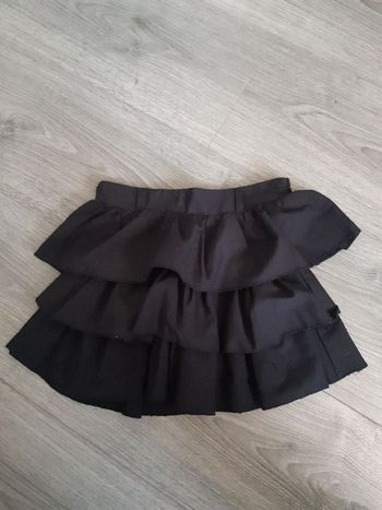 Jupe à volants noirs