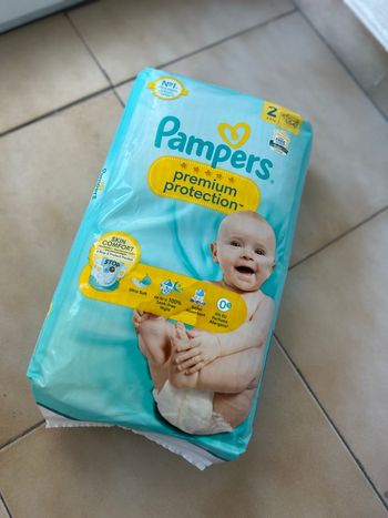 Couche Pampers taille 2
