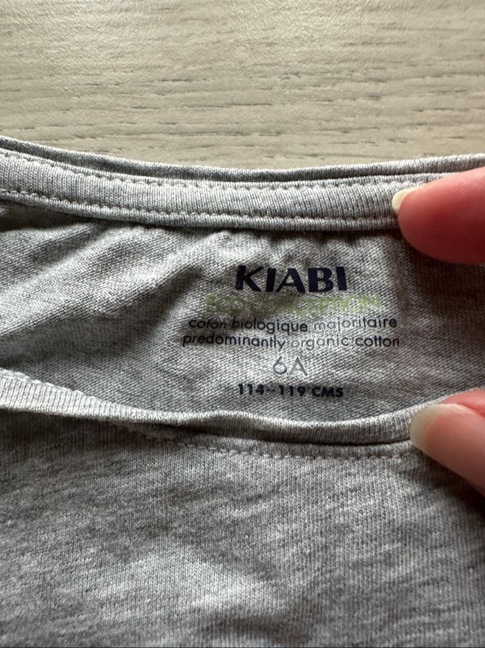 T-shirt taille 6 ans - photo numéro 3