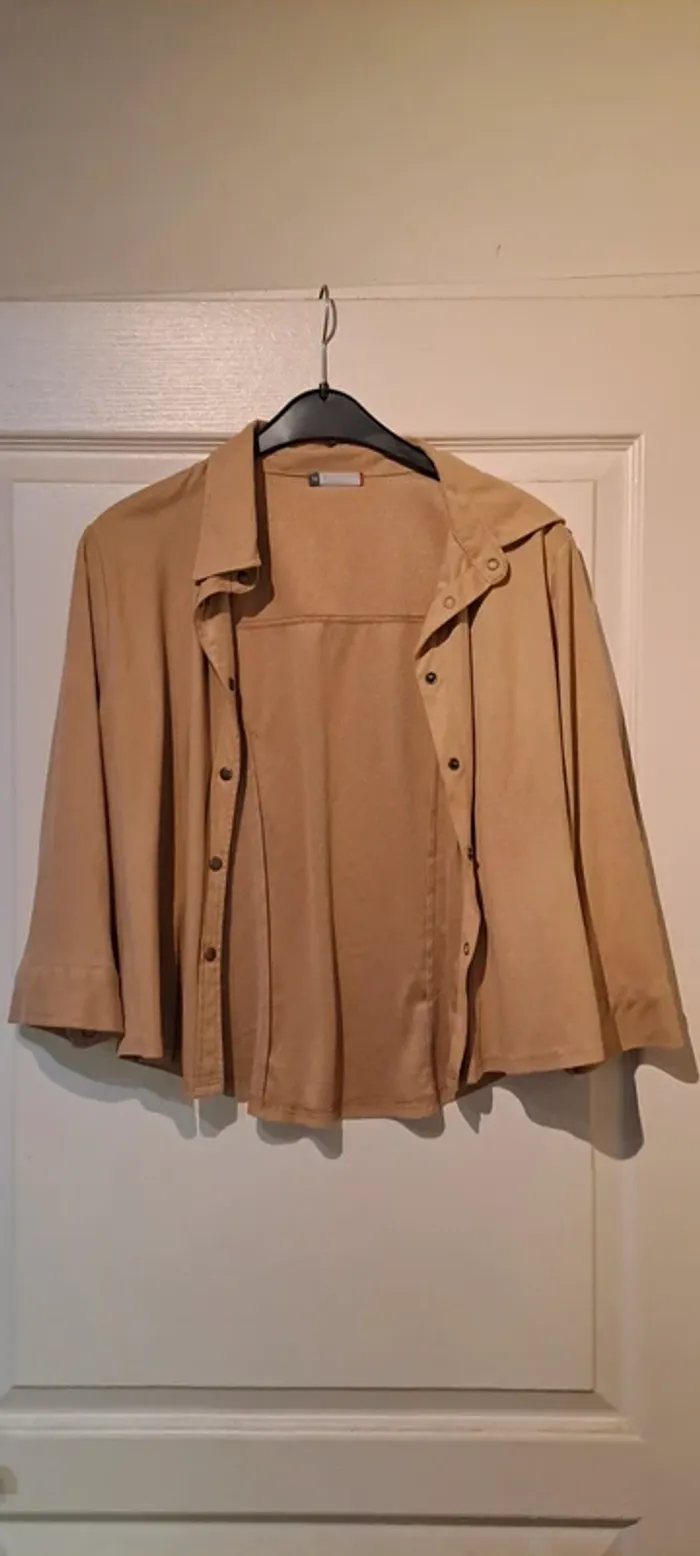 Chemisier/Veste marron clair - Marque Ici et Maintenant - Taille 38 - Très bon état.