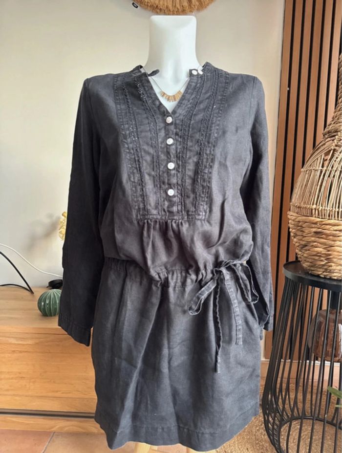 Robe noire en lin