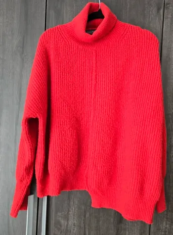Pull col roulé chaud rouge
