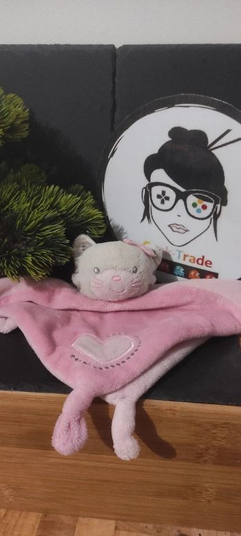 Doudou Chat Tigré Plat Rose Cœur nœud kimbaloo La Halle Gris Carré Plat