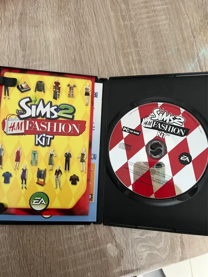 Jeu pc sims 2 H&M - photo numéro 2