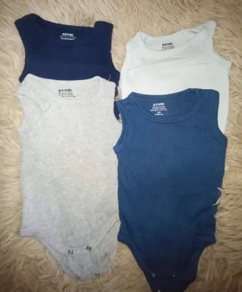 Lot de 4 bodies sans manches