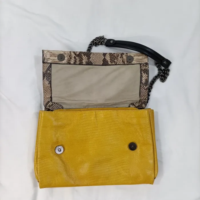 Sac à main jaune - Cori - Cuir léger vintage serpent chaine LE S050 - photo numéro 3