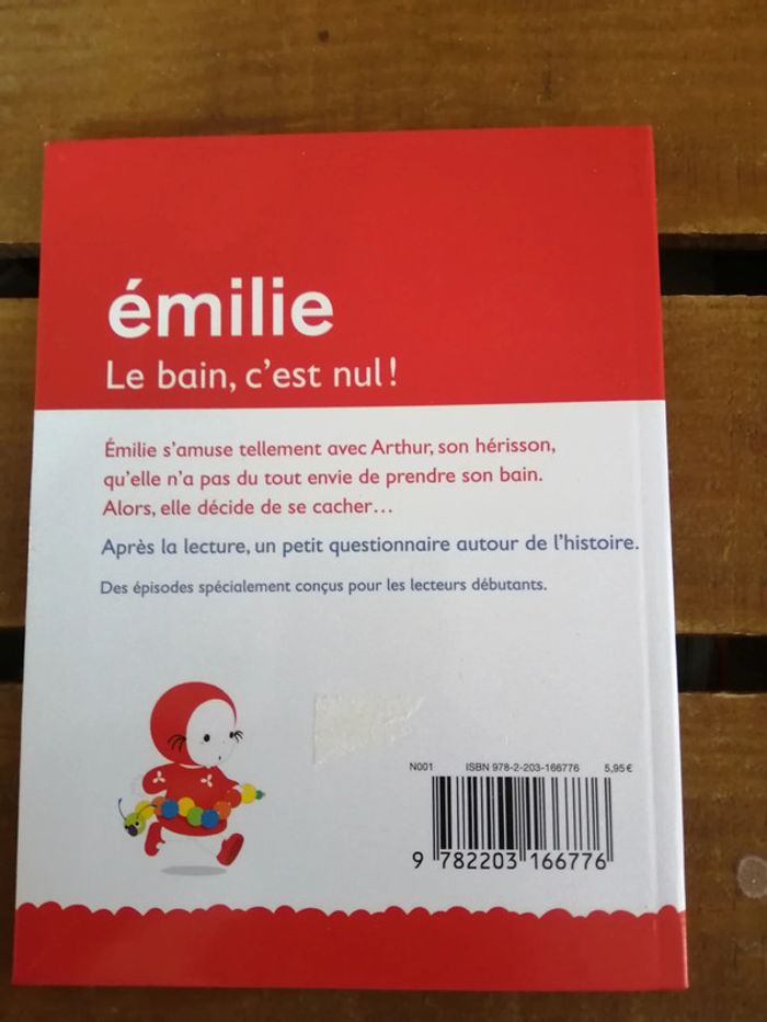 Je commence à lire avec Émilie, le bain c'est nul ! - photo numéro 2