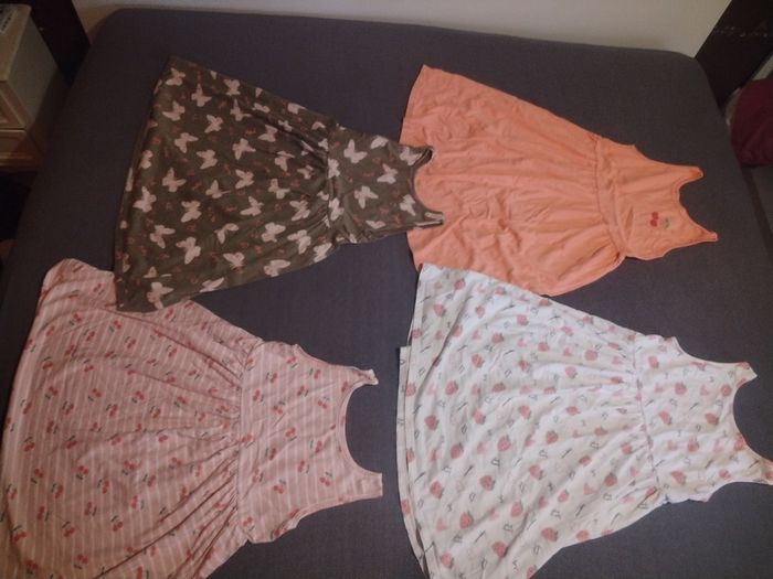 Lot de 4 robes orchestra 14 ans