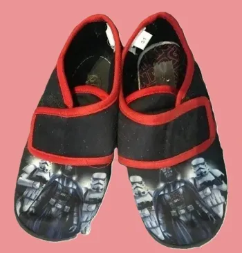 Chaussons Star Wars garçon taille 31 – Bon état