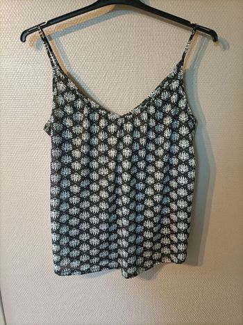 Débardeur noir et blanc à motif fleur