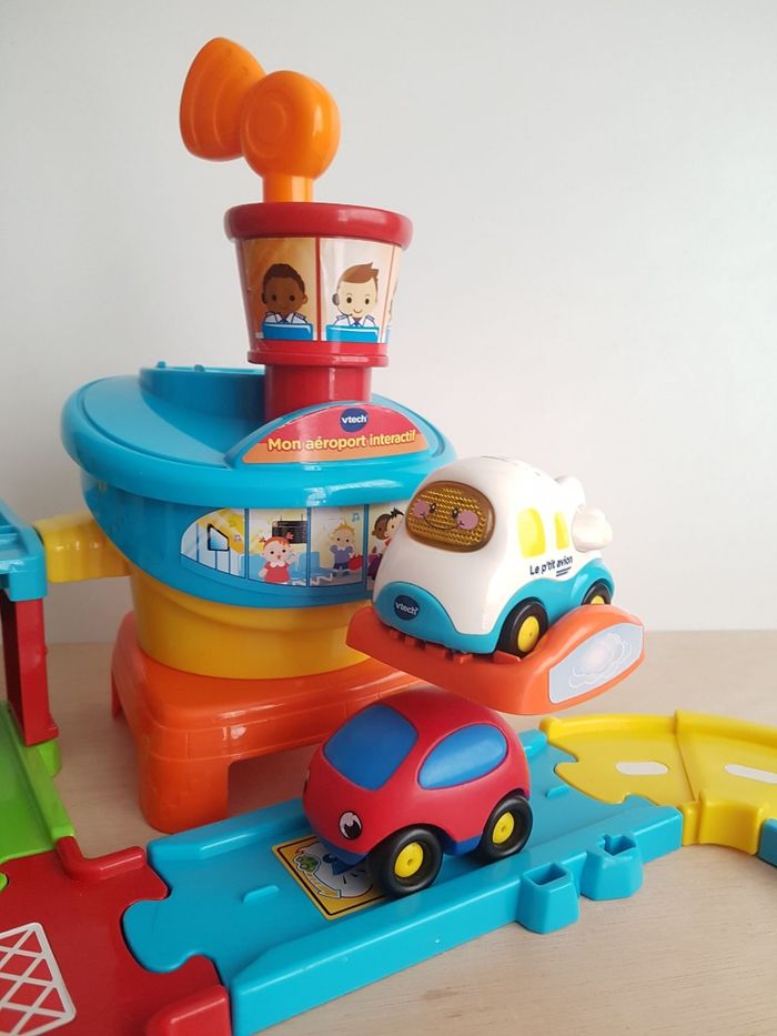 VTech Circuit interactif et avion Mon aéroport interactif Tut tut bolides - photo numéro 5