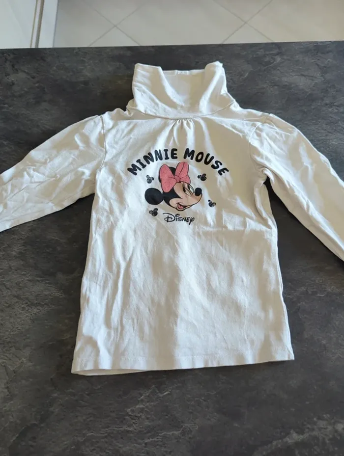 Sous pull Disney