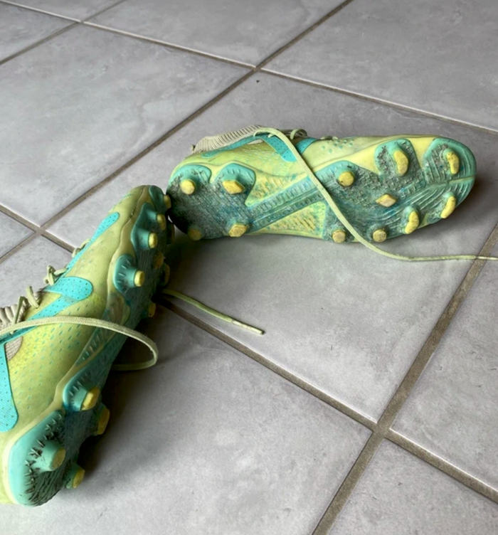 Chaussures de foot taille 35,5 - photo numéro 4