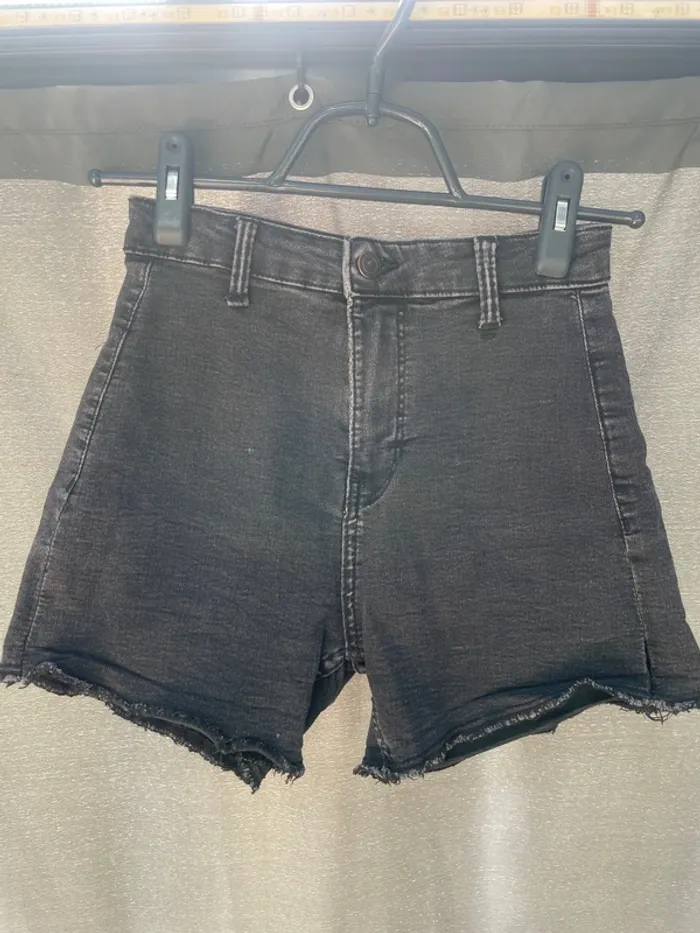 Short noir Bershka - photo numéro 2