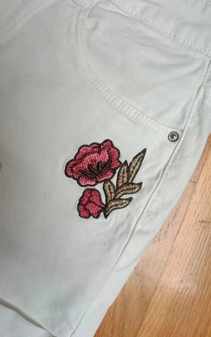 Short blanc Camaïeu brodé taille XS - 34 - photo numéro 3
