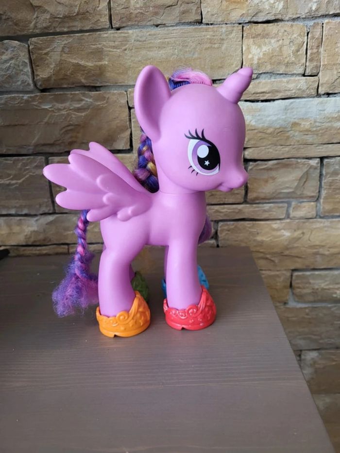 Grande licorne My Little Pony mon petit poney avec chaussons