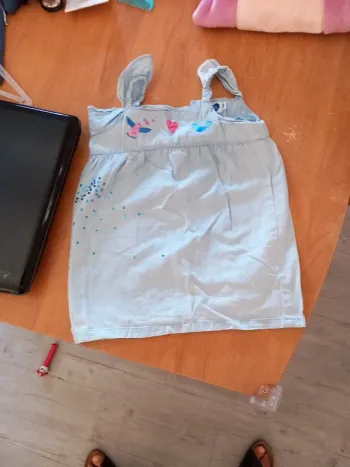 Tee-shirt  sans manche 24mois