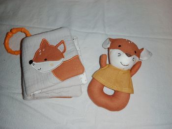 Lot jouets d'éveil en tissu